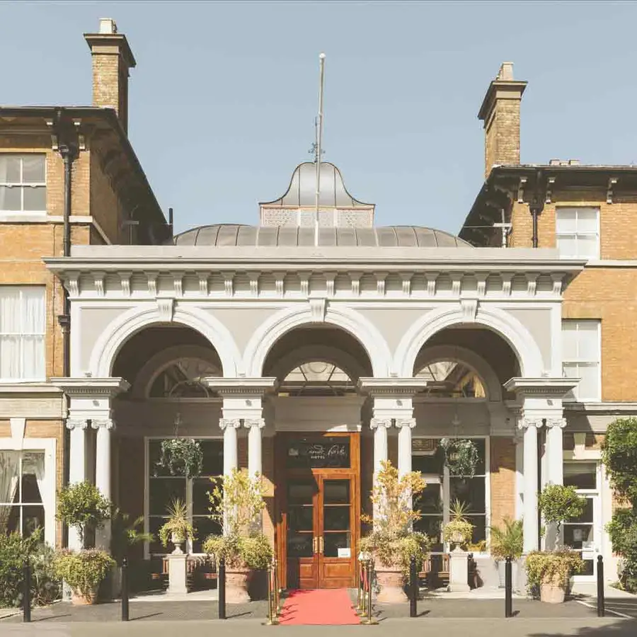 Wedding couple at the historic Oatlands Park Hotel